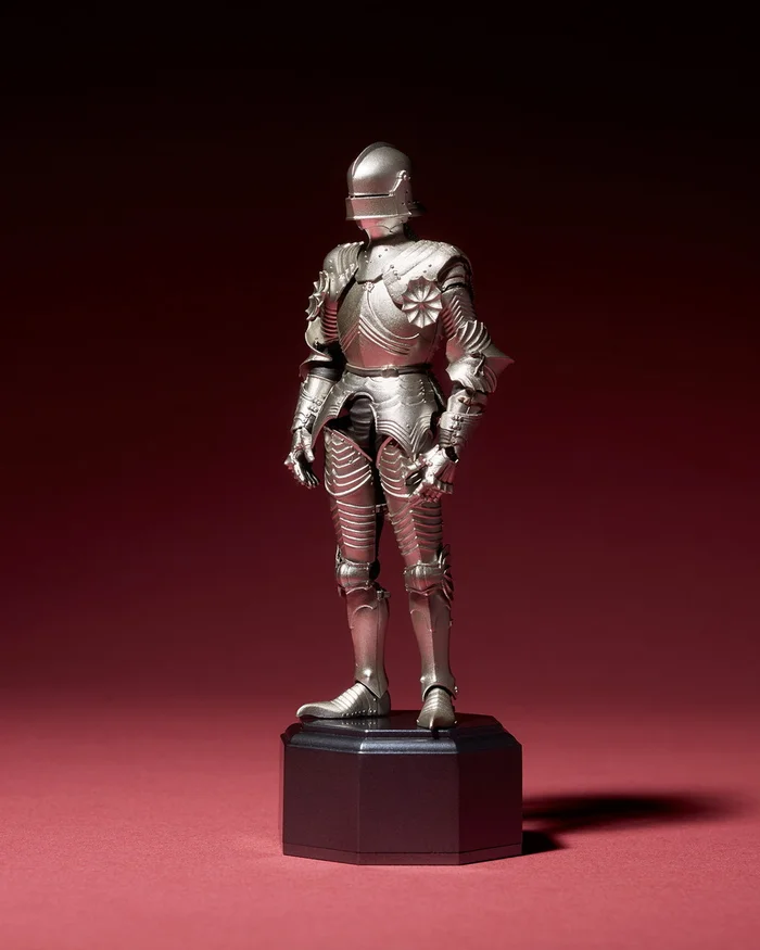 KT-021 Takeyashiki Jizaiokimono 15th Century Gothic Field Armor: Silver 5 KT-021 Takeyashiki Jizaiokimono 15th Century Gothic Field Armor: Silver - Image 3