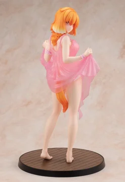 KADOKAWA Harem In The Labyrinth Of Another World Roxanne: Issei Hyoujyu Comic Ver. 1/7 Scale Figure