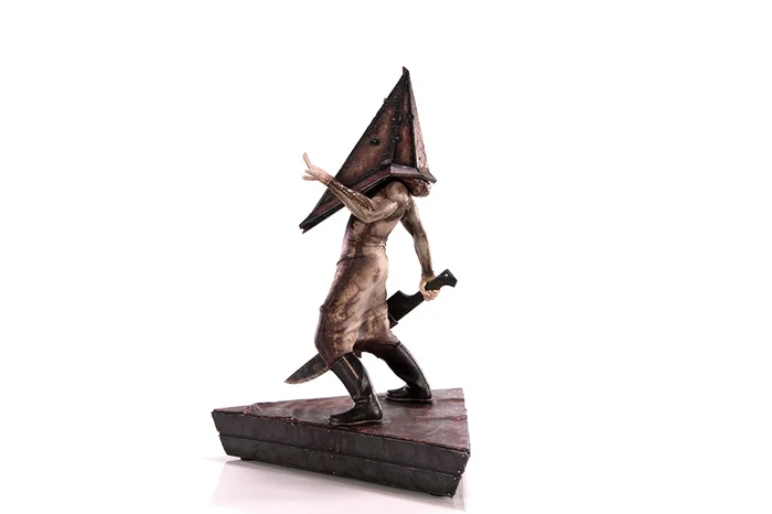 First 4 Figures Silent Hill 2 Red Pyramid Thing: Standard Edition Statue 6 First 4 Figures Silent Hill 2 Red Pyramid Thing: Standard Edition Statue - Image 4