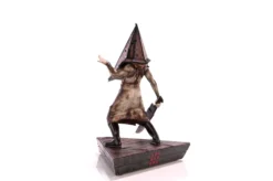 First 4 Figures Silent Hill 2 Red Pyramid Thing: Standard Edition Statue 26 First 4 Figures Silent Hill 2 Red Pyramid Thing: Standard Edition Statue -Figure Model f3581ab7a2b442bc810623ee157c6cce.jpg